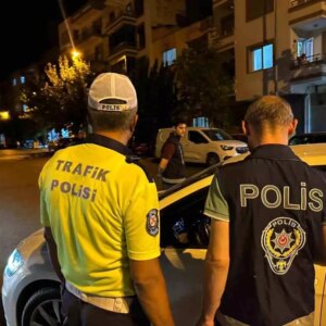 akhisarda toplu denetim 3 aranan yakalandi fgYH9HK6