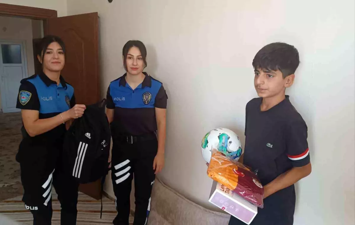 batmanda buldugu altinlari polisiye teslim eden cocuga odul blkQkT95