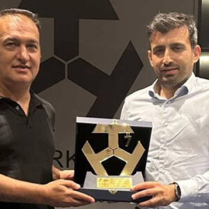 bayraktar ailesi avukat demirhanla yollarini ayirdi NKUpDlsW