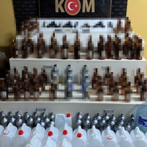 eglence mekani gorunumlu mekanda kacak icki imal etmisler uYkVhkh6