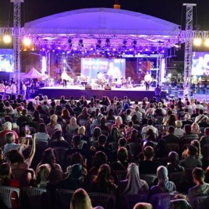 festival deprem nedeniyle yarida kaldi jOKWq6sI