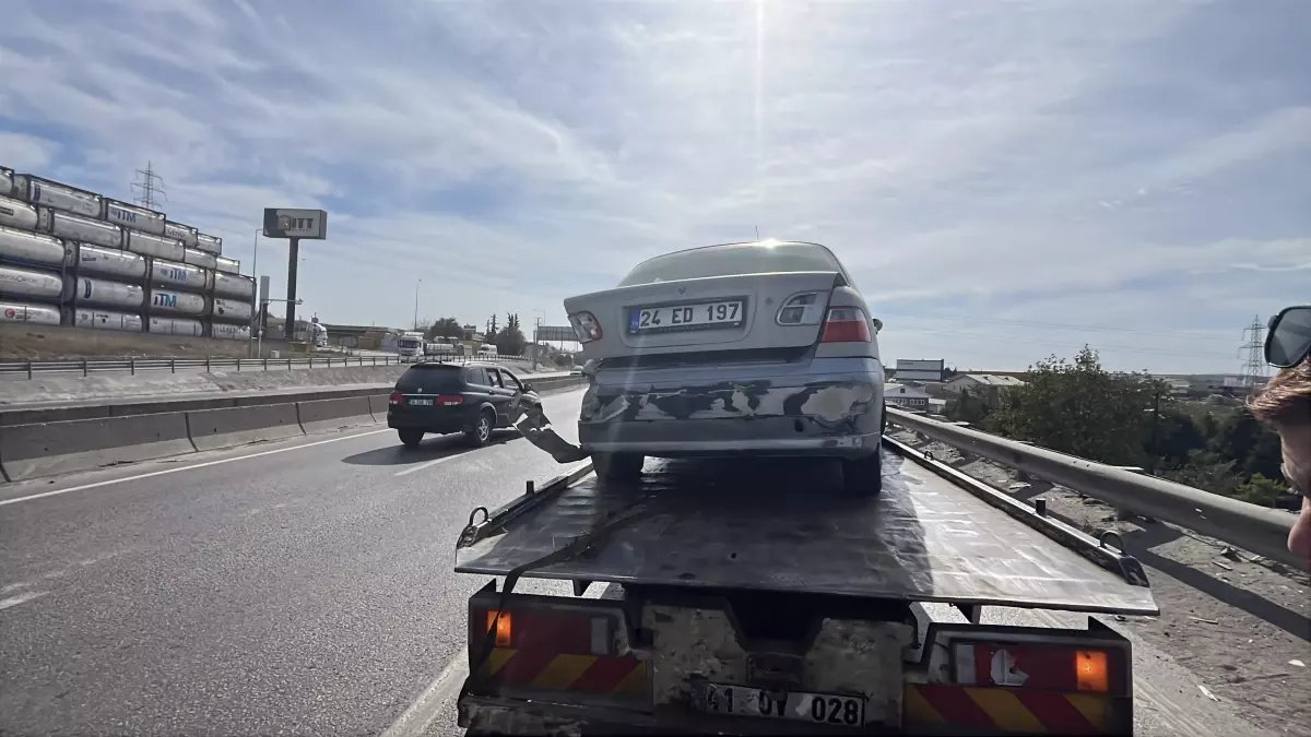 gebzede kaza 4 yarali B6DHBhwc