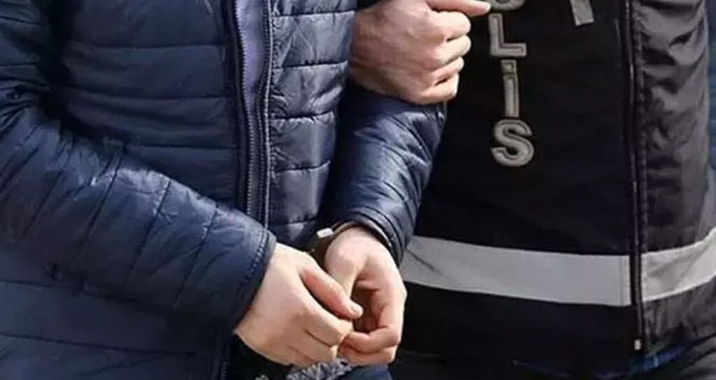 interpolun kirmizi bultenle aradigi dolandirici mersinde yakalandi g8rX4jn4