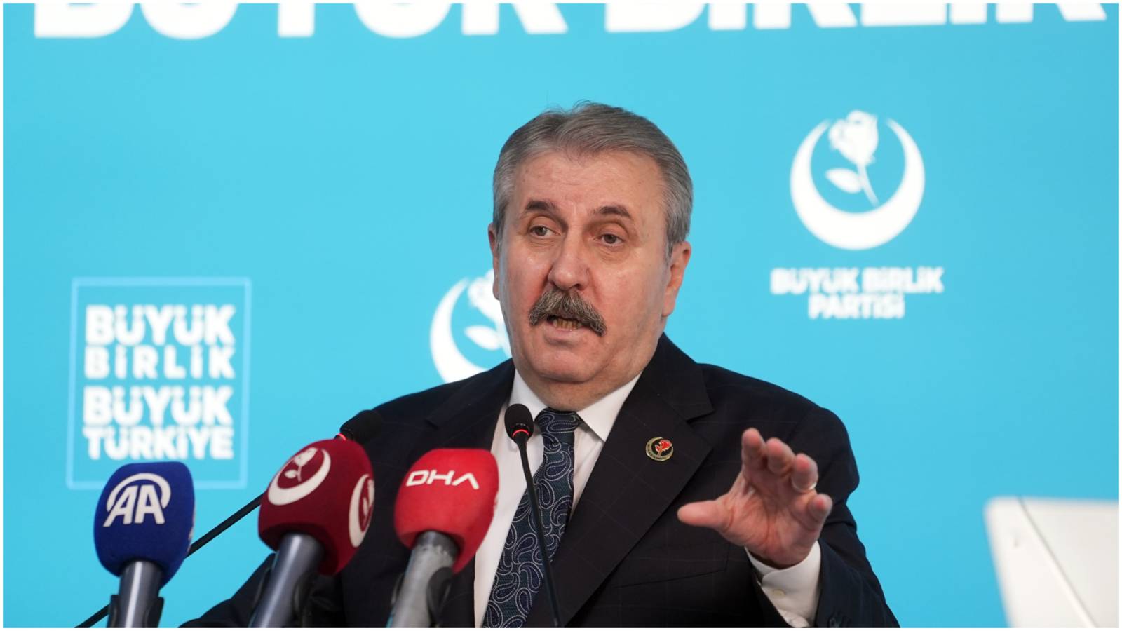 cumhur ittifaki ortagi destici lgbtileri hedef aldi sapkinligi ozgurluk diye yutturmaya calisiyor ahl ki teror uyguluyorlar 65HOdfXP