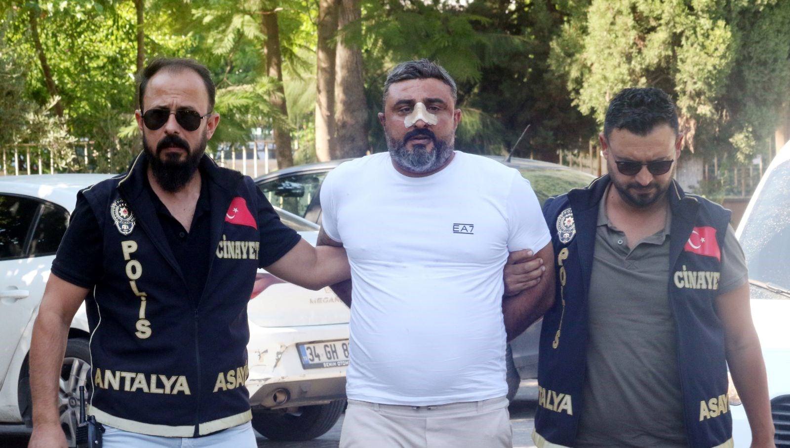 eski milli futbolcunun oglunu oldurmustu tutuklandi kg987rMi