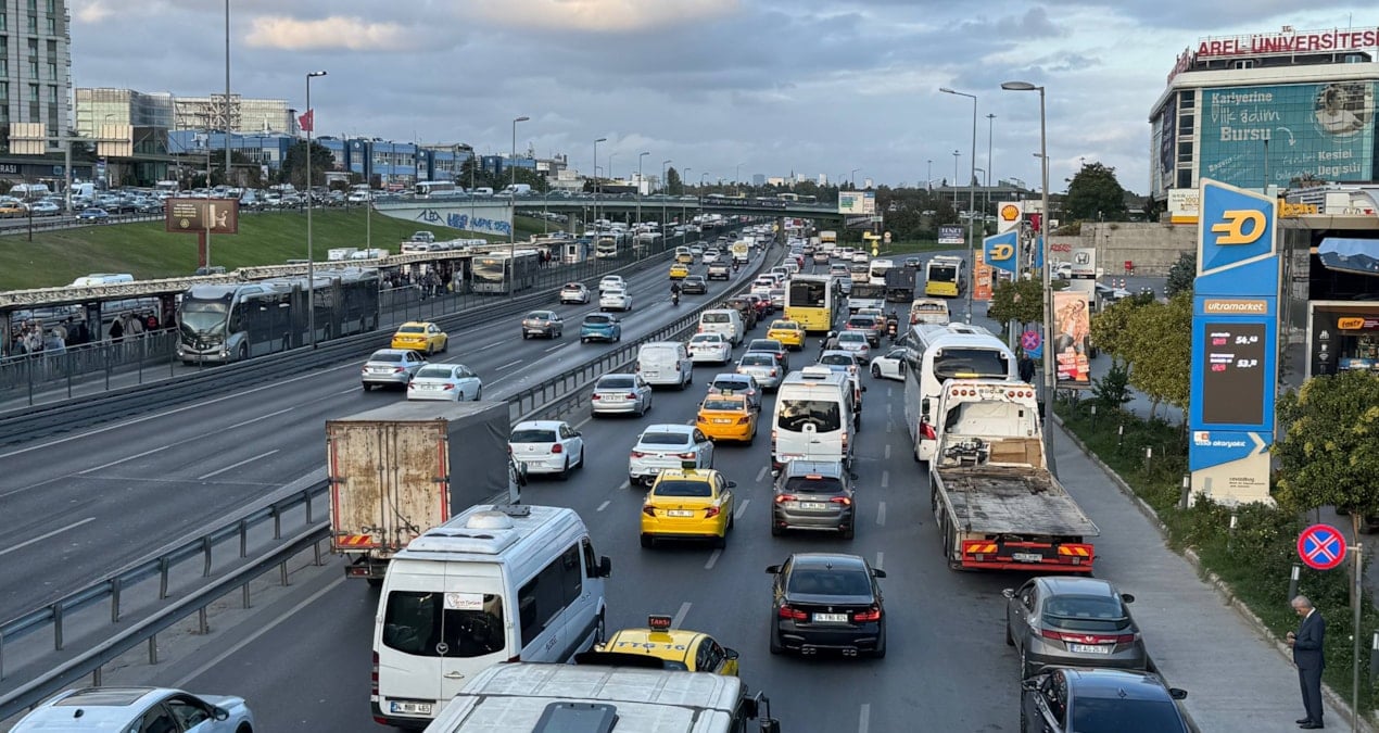 istanbulda trafik yogunlugu yuzde 74u gecti YidDi8rX