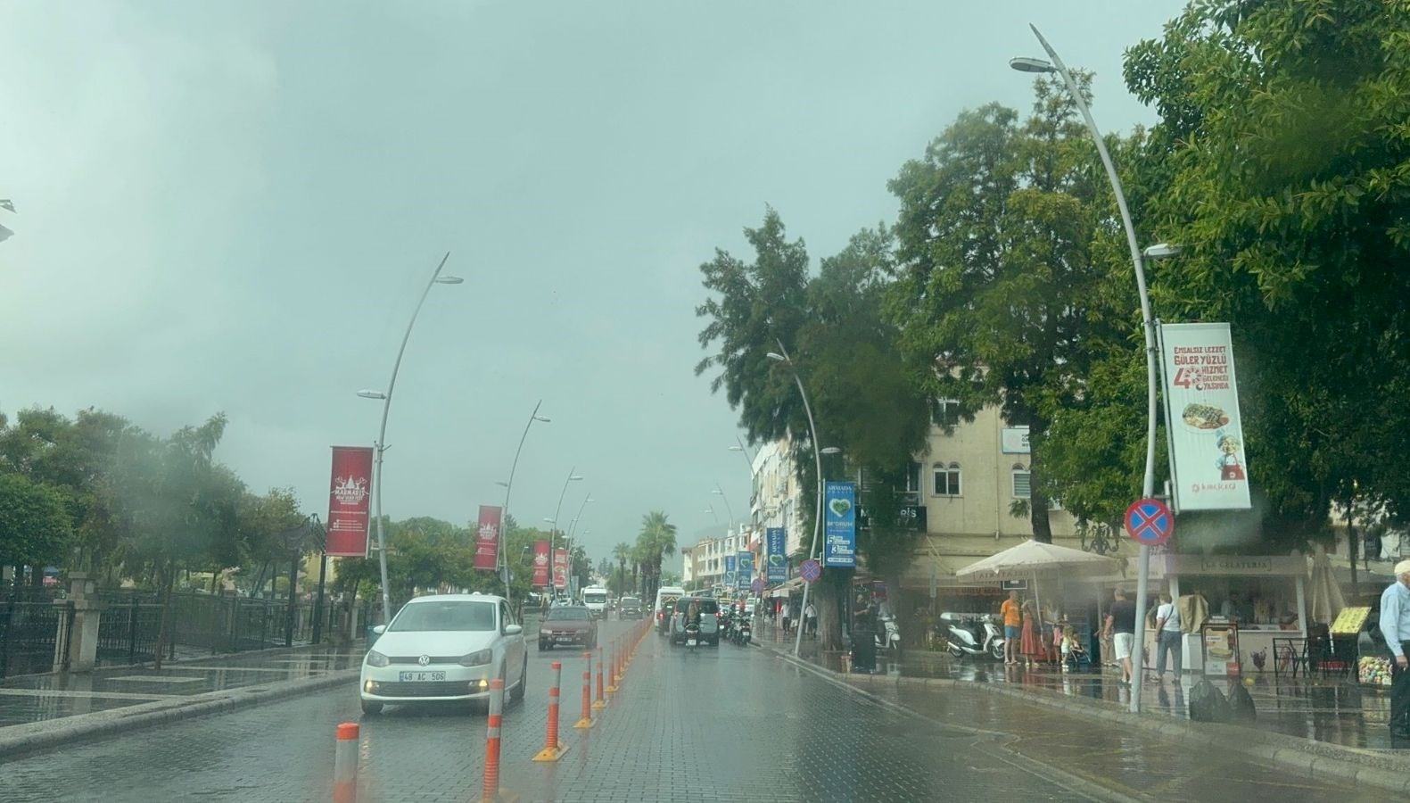 marmarise sonbaharin ilk yagmuru yagdi tMmwMx9Y