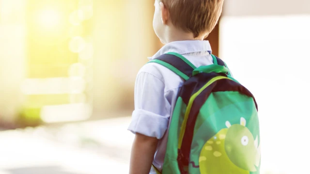 okul cantasi alirken dikkat NqDfzs3s