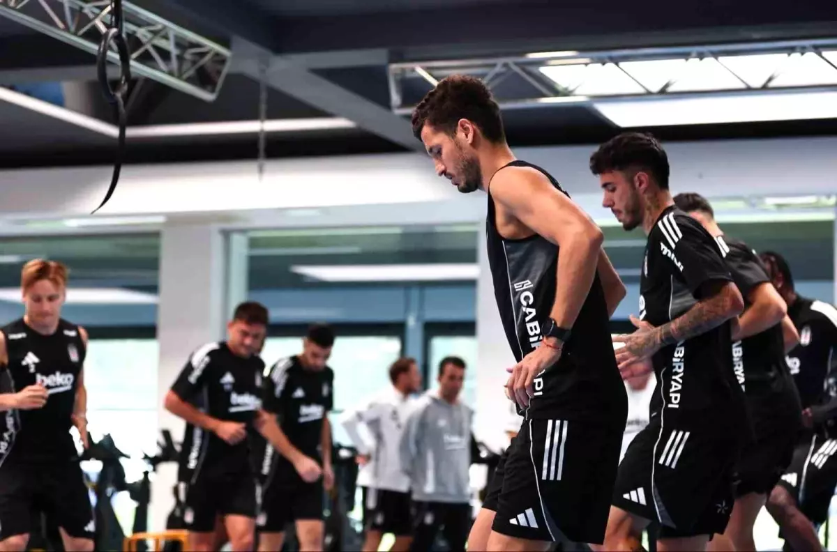 besiktas genclerbirligi maci hazirliklarina devam ediyor lnw282XN