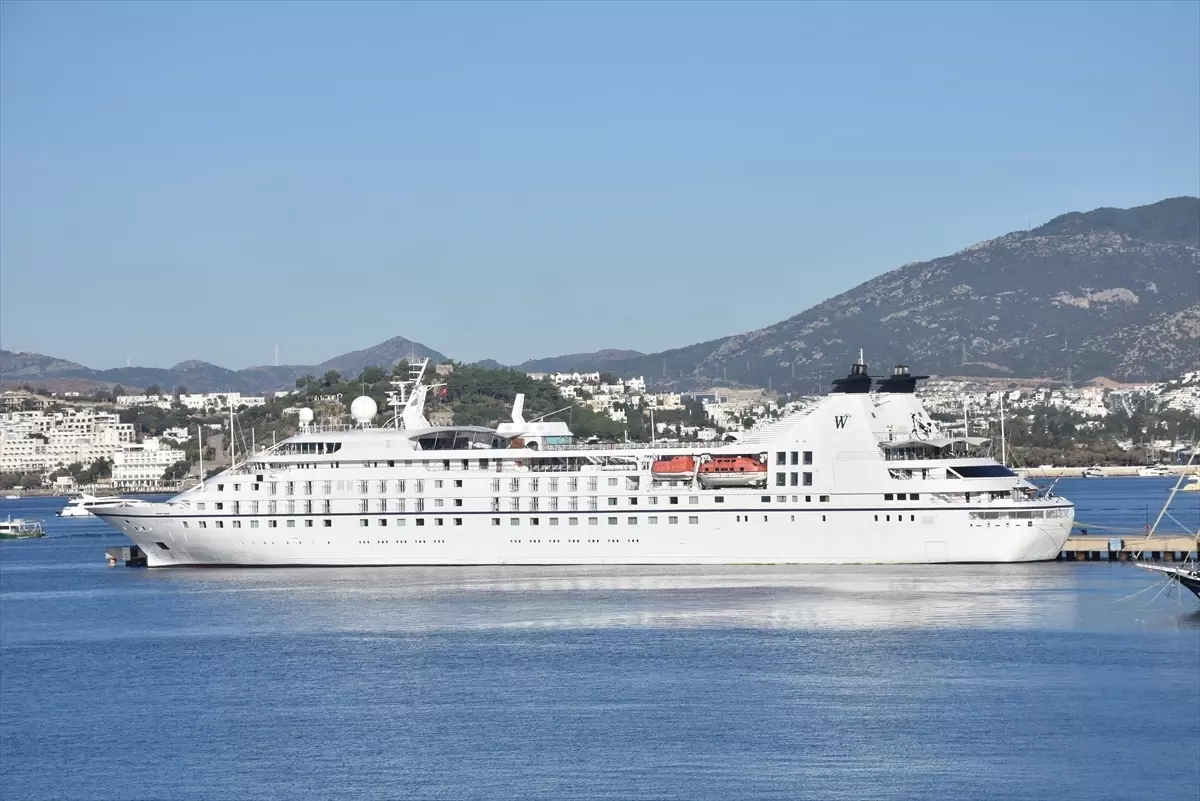 bodruma star legend kruvaziyeri ile 277 turist geldi HbTVFrk6