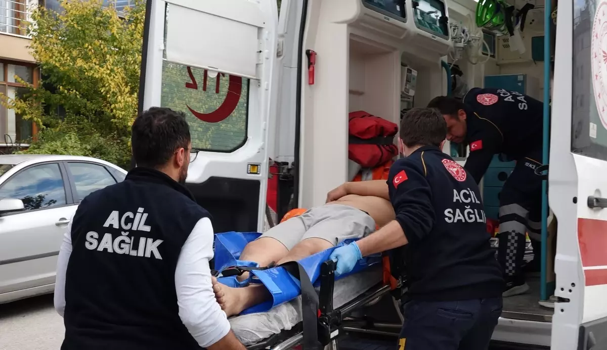 burdurda dogal gaz kokusu sebebiyle genc adam hastaneye kaldirildi frIZZ1sx.jpg