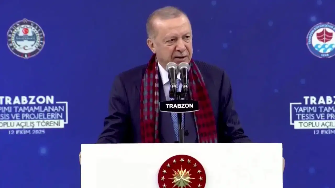 erdogan chpnin bruksel mitingini hedef aldi ozgur ozele seslendi yabancilarin huzurunda ulkeni elestirmekten hic mi hicap duymuyorsun B61VIJKI.jpg