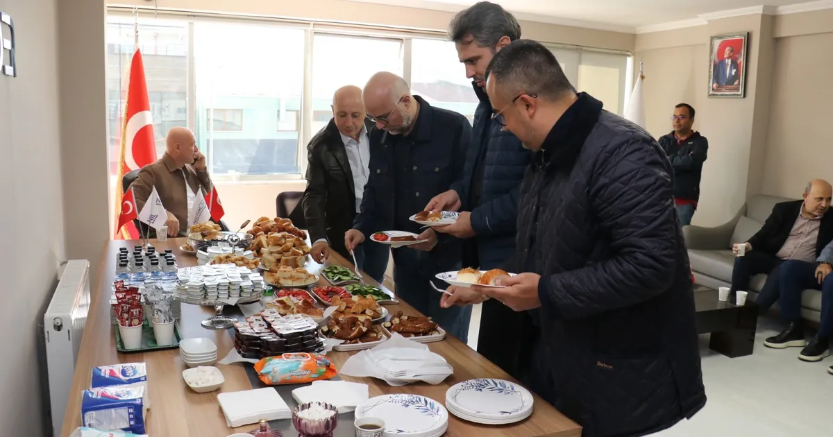 niltimderden uye kahvaltisi lC73EIYU