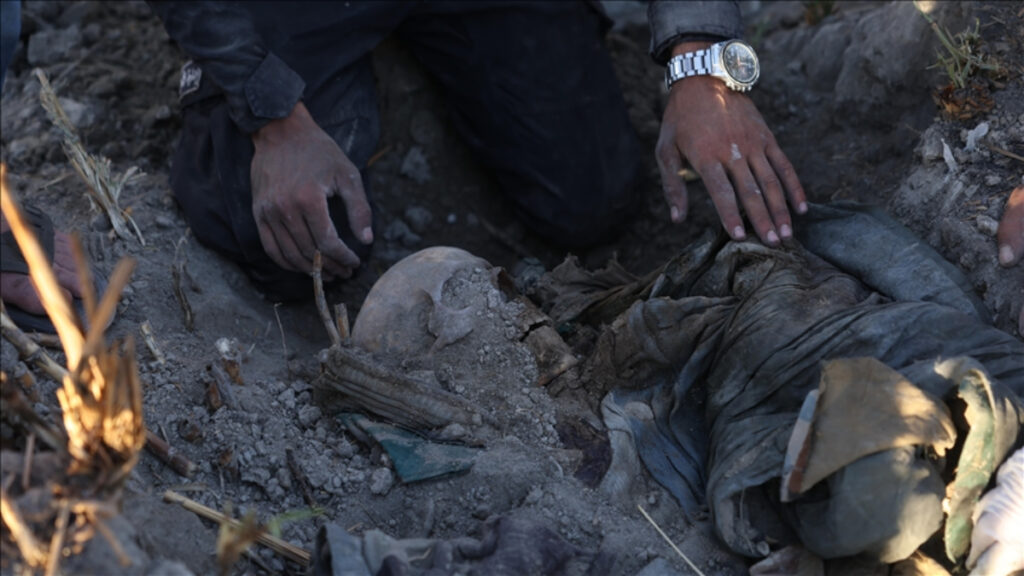 suriyenin humus ilinde toplu mezarda 16 ceset bulundu s386Q8m9