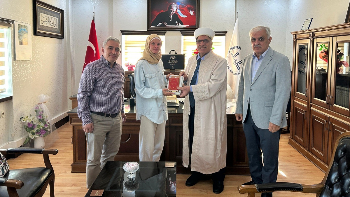 antalyaya tatile gelen polonyali gazeteci musluman oldu z9ehwGaf.jpg