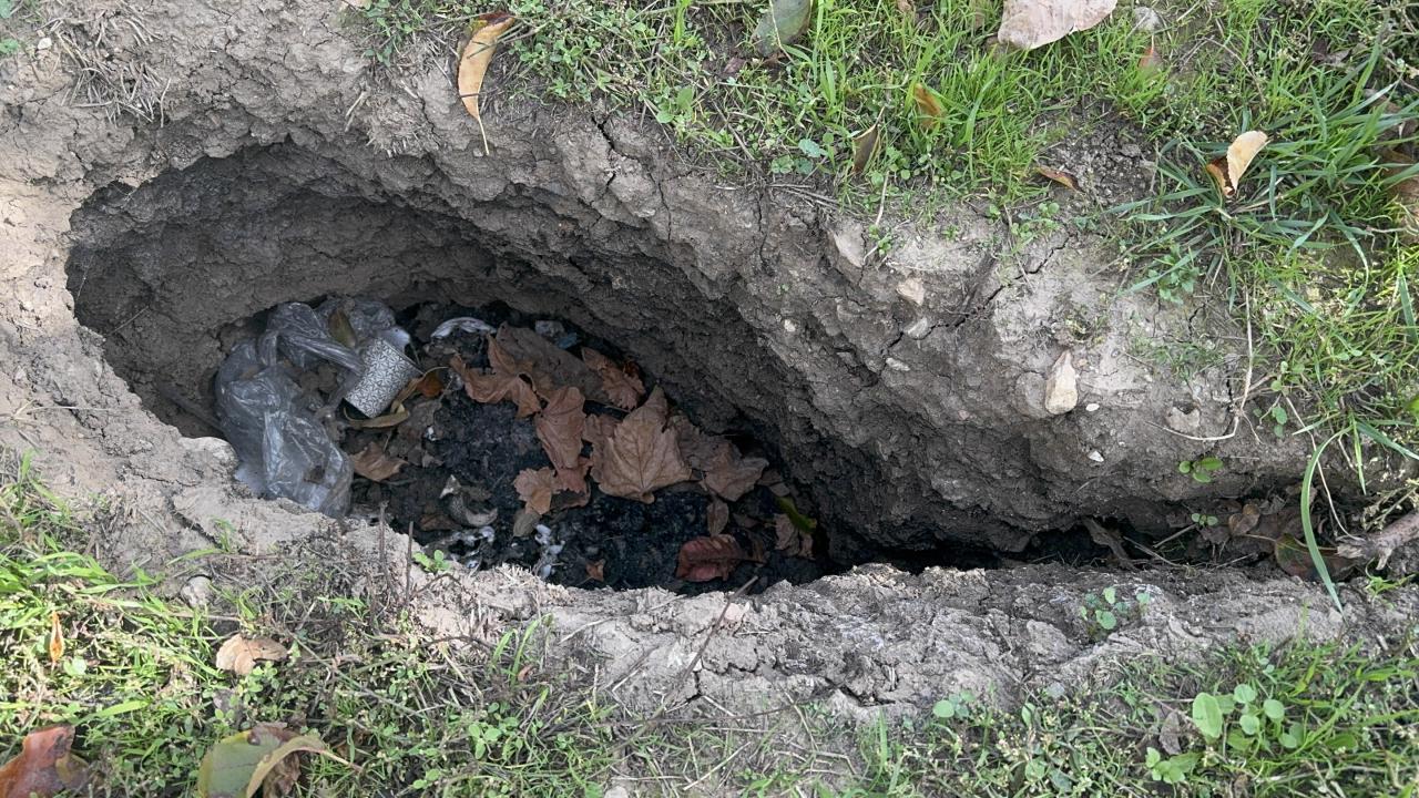 elma bahcesinde endiselendiren olay evlerin duvarlari catladi 8S9uJTww.jpg