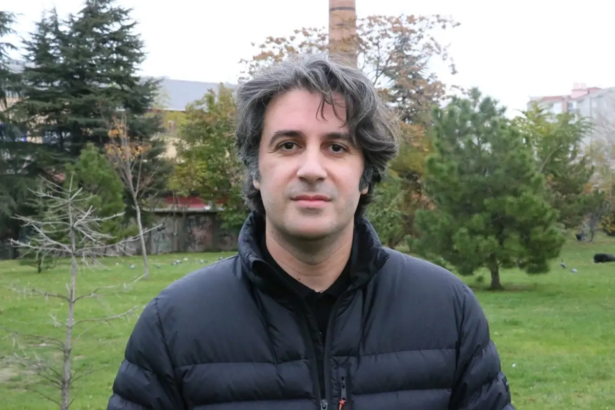 eskisehirli profesorun hesabina bir gecede 23 milyon tl yatirildi 8IWN7JPs.jpg