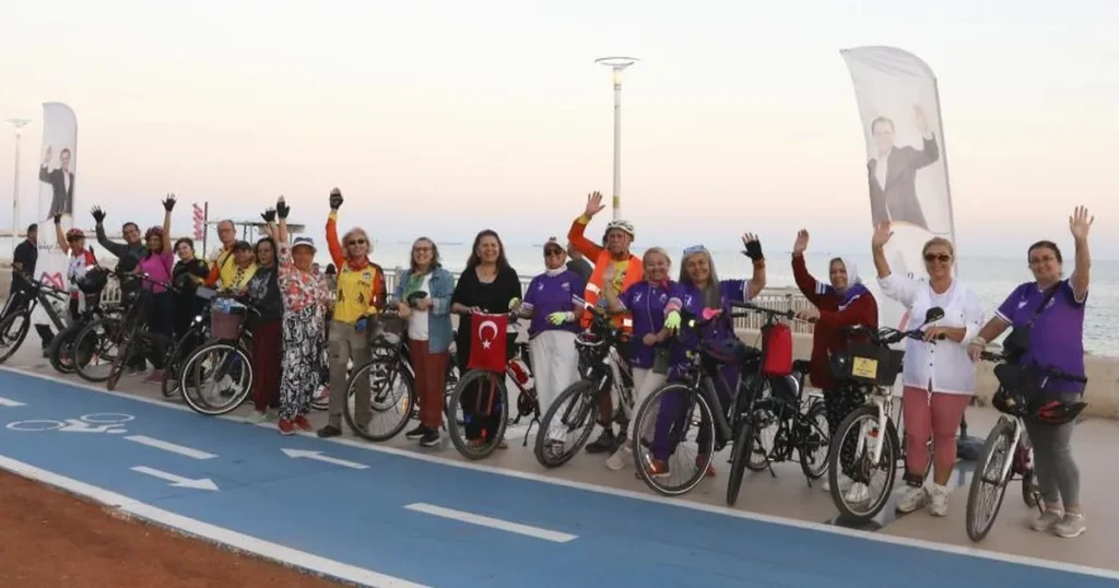 mersinde kadinlara pedal gucu XBpC5fUF.webp