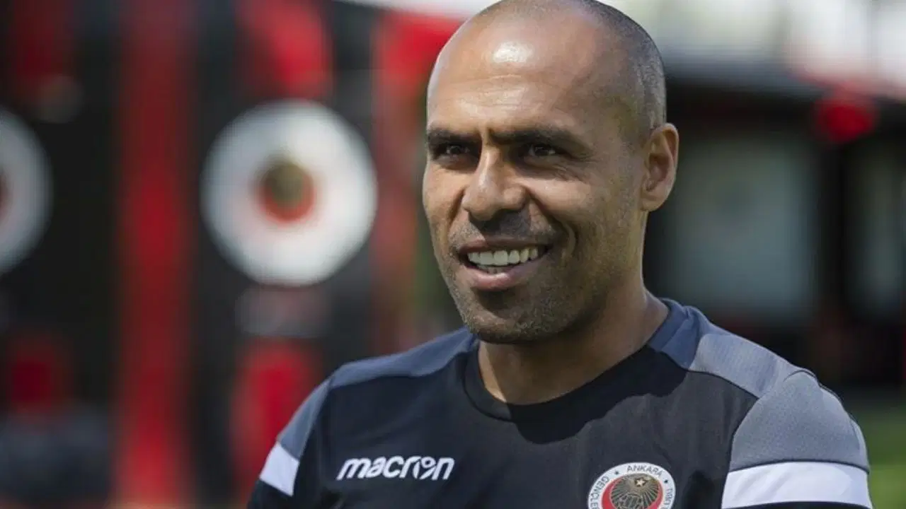 mert nobre kimdir kac yasinda nereli mert nobre hangi takimlarda forma giydi Hr1I6gXR.jpg