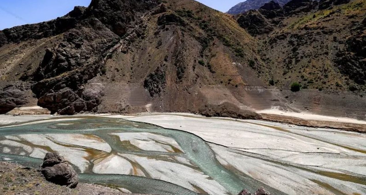 sadece iki haftalik sulari kaldi komsuda halk panik icinde WRGddLPg.jpg