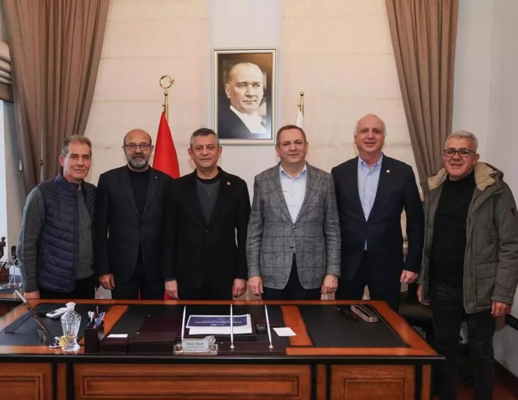 Özgür Özel Ayvalık Belediyesi’ni Ziyaret Etti