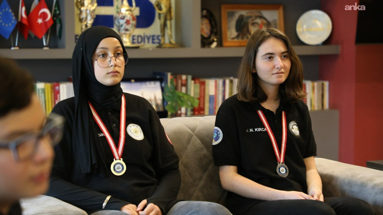 Edremit Anadolu İmam Hatip Lisesi Öğrencilerinden Uluslararası Robot Yarışmasında İki Ödül